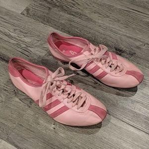 Adidas Okapi track shoes